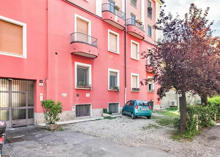 Milan - Bocconi E Navigli - Spacious 3Br Apartment 95 M - Free Parking